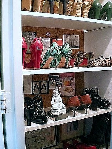 Cool Idea: Shoe Closet Bulletin Board