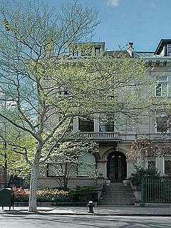 This Just In: Jennifer Connelly & Paul Bettany Put Dream House on Market