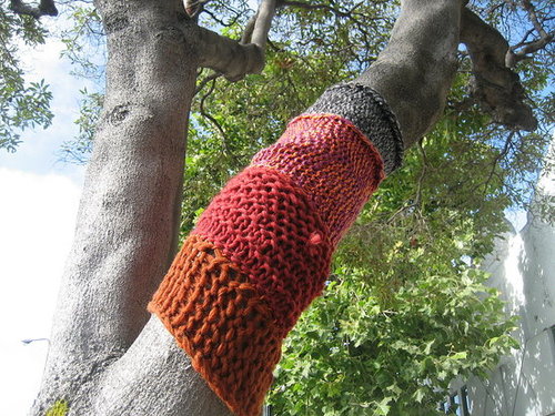 Midday Muse: Rogue Knitters Strike Again