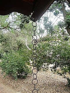 Casa Quickie: A Softening Rain Chain