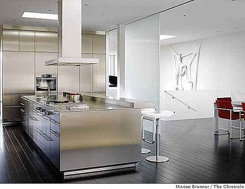 Could You Live in a Gallery-Like Home?