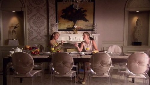 Midday Muse: Cushioned Louis Ghost Chairs on Gossip Girl
