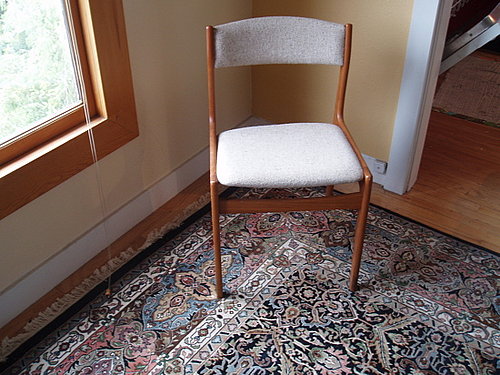Before and After: A Tacky Chair Gets an Update