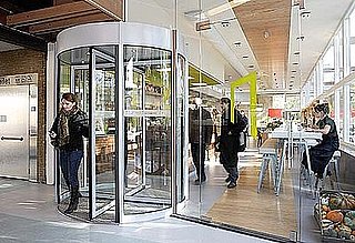 Casa Verde: An Energy-Generating Revolving Door