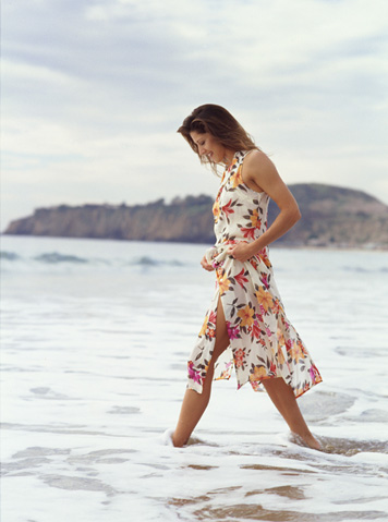 Dear Poll: Do You Feel Sexier in the Spring? 