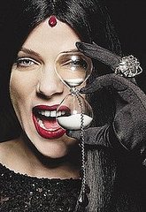 Jewelry Designer Tarina Tarantino Launches Wizard of Oz Themed Jewelry and Handbags Jewelry Designer Tarina Tarantino Launches Wizard of Oz Themed Jewelry and Handbags