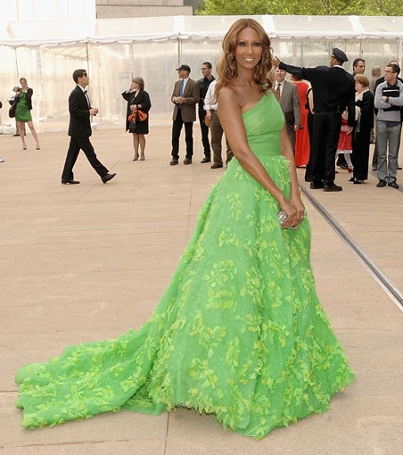 Iman in Oscar de la Renta Iman in Oscar de la Renta