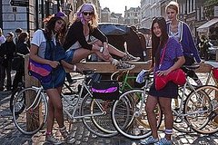 Topshop Releases Line of Cycling Gear For Female Cyclists Topshop Releases Line of Cycling Gear For Female Cyclists