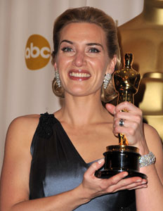 Kate Winslet Glows Live From the Press Room! 