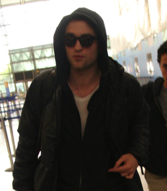 Robert Pattinson at LAX