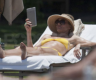 Photo Slide of Cameron Diaz Reading in Her Bikini While Vacationing in Hawaii