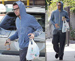 Photos of Chris Pine Running Errands in LA 2009-06-17 14:30:36