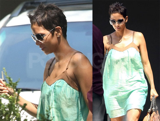 Halle in Blue