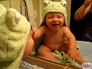 This Baby Is the Definition of Easily Amused