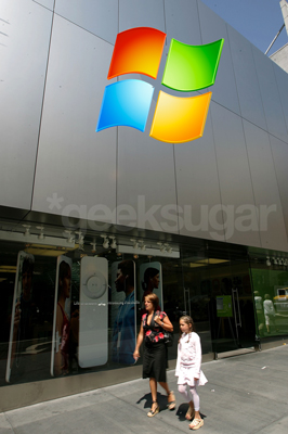 Microsoft Announces Plans to Open Chain of Physical Stores