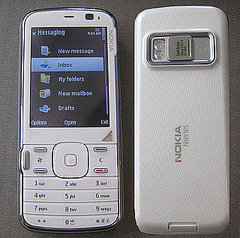 Nokia's Nseries N79 Gets Reviewed
