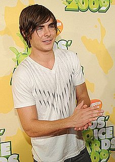 Zac Efron Doesn't Use Twitter, MySpace or Facebook