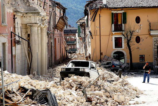 Italy Searches For Survivors, Authorities Ignored Warning? 