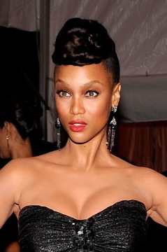 Tyra Banks's Hair and Makeup at the Met's Costume Institute Gala