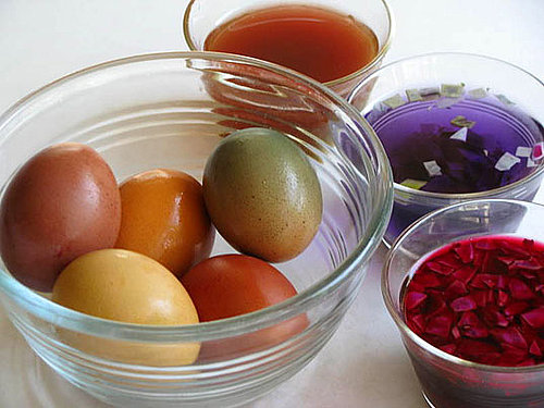 Lil Links: Dye Your Easter Eggs the Natural Way