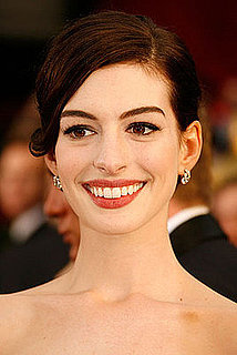 Anne Hathaway's Makeup at the 2009 Oscars