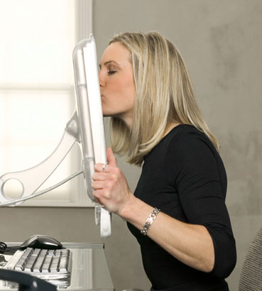 Beauty Byte: Online Dating Gets Smelly
