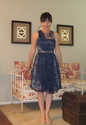 blue dress, pink shoes
