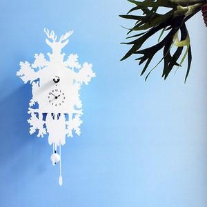 Roundup: 10 Design-Forward Wall Clocks Roundup: 10 Design-Forward Wall Clocks