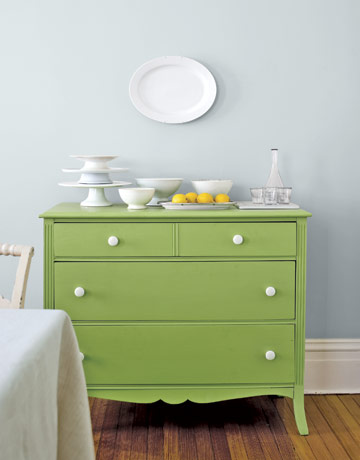 How-To: Refresh Tired Drawers and Dressers How-To: Refresh Tired Drawers and Dressers