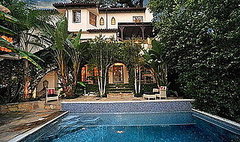 Gossip Girl Producer Sells in Los Feliz
