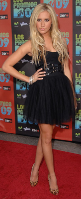 Celeb Style: Ashley Tisdale