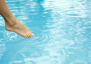 The How-To Lounge: Combatting Wedding Day Cold Feet