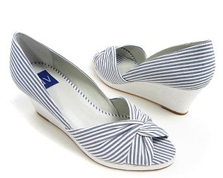Online Sale Alert! Save big at Barefoot Tess 