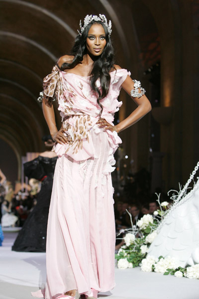 NaomiCamp_Tony_14482340_600 NaomiCamp_Tony_14482340_600