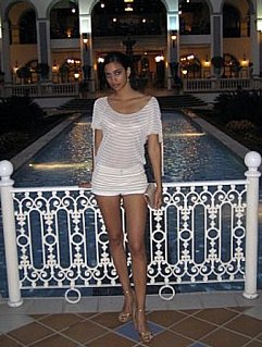 Look of the Day: Legs for Days! 