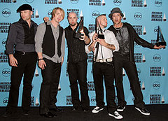 Sugar Bits — Daughtry Has Top-Selling Album of 2007
