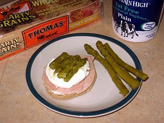 Lite'n it Up Spotlight: Eggs Re-Benedict