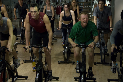 First Look: Simon Pegg and Hank Azaria in Run, Fat Boy, Run First Look: Simon Pegg and Hank Azaria in Run, Fat Boy, Run