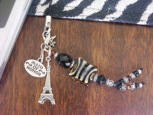Cell Phone Bling: My Phone Has Its Own Wardrobe!