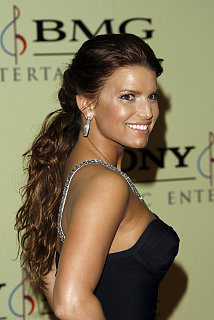 Jessica Simpson Discusses The Internet