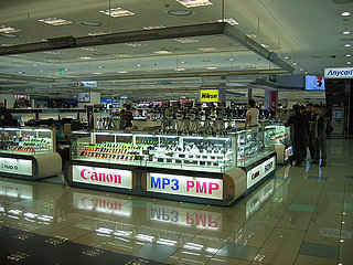 Daily Tech - Lights Cameras and More Lights at E-Mart