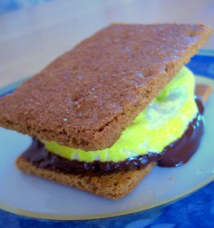 Yummy Links: From Waiters to Laptop Bags