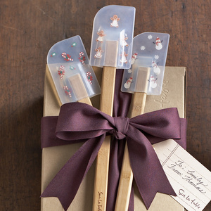YumSugar Gift Guide: Love Thy Neighbor