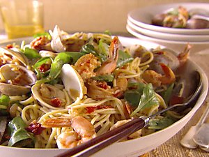 Quick Dinner: Spaghetti with Pinot Grigio & Seafood Quick Dinner: Spaghetti with Pinot Grigio & Seafood