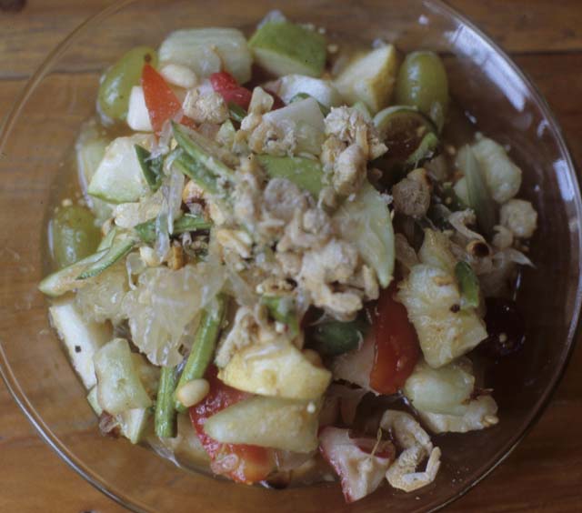 Cool Down With a Spicy Indonesian Fruit Dessert Cool Down With a Spicy Indonesian Fruit Dessert