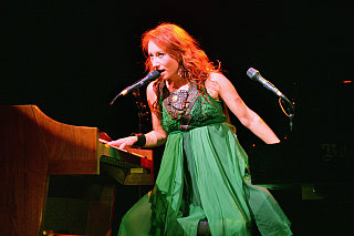 Tori Amos to Try Musical Theater