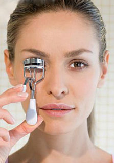 How To:  Using an Eyelash Curler