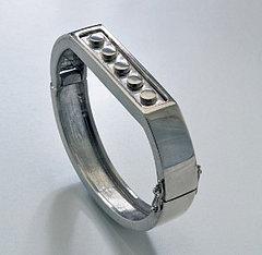 Lego-Inspired Ring: Totally Geeky or Geek Chic?