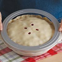 Pie Crust Shield : Bakeware : The Pampered Chef, Ltd.