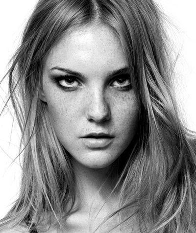 Model Style: Caroline Trentini